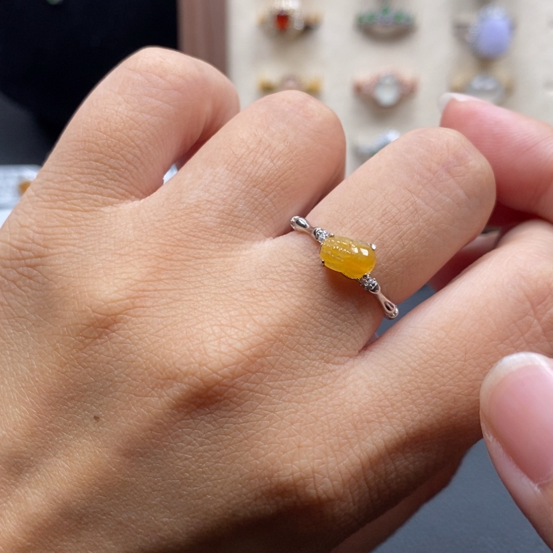 翡翠银S925镶嵌戒指有纹裂