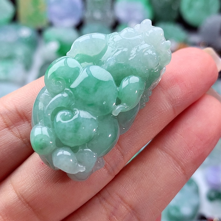 翡翠颈饰未镶嵌翡翠