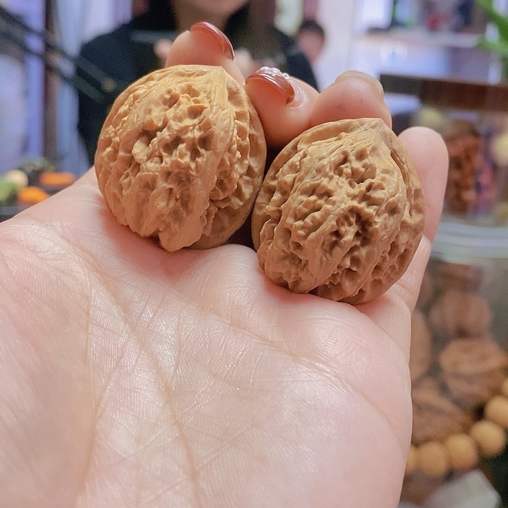 【闪购商品】文玩核桃把件30龙筋迷你