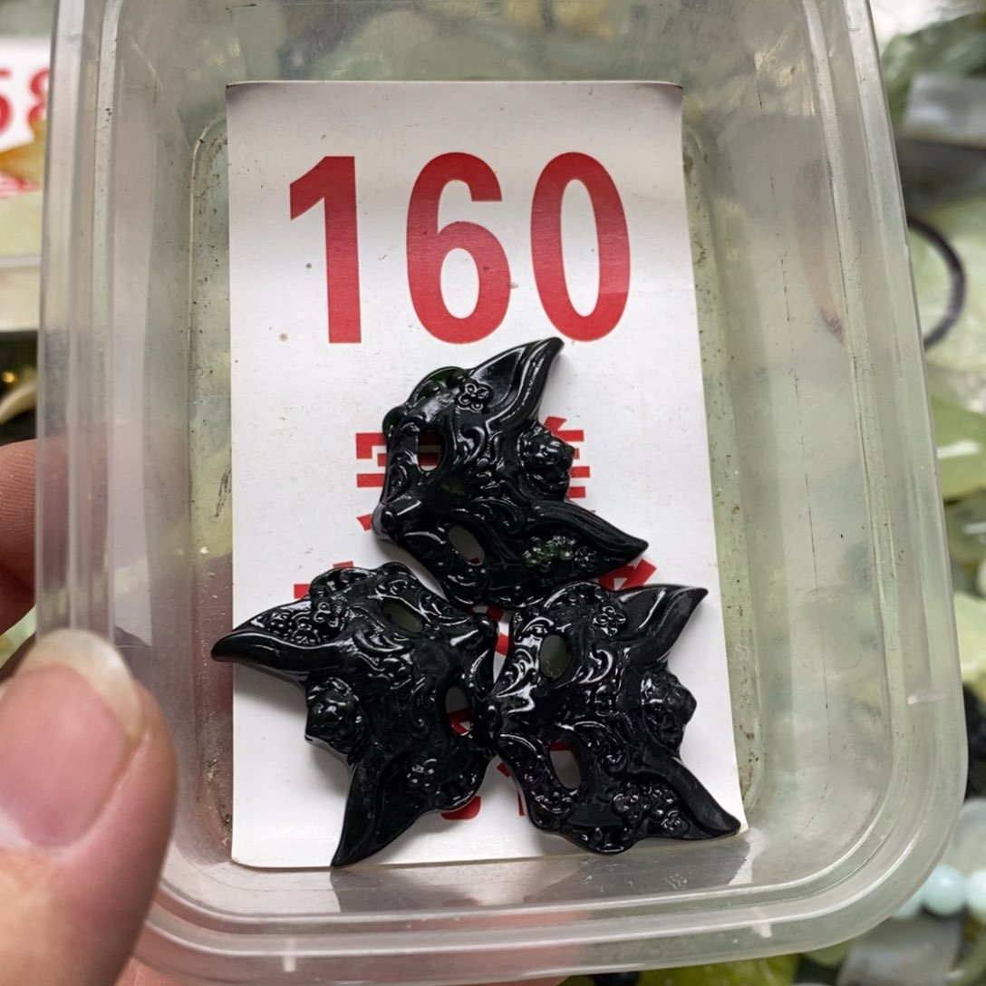 蛇纹石玉吊坠足银镀金镶嵌