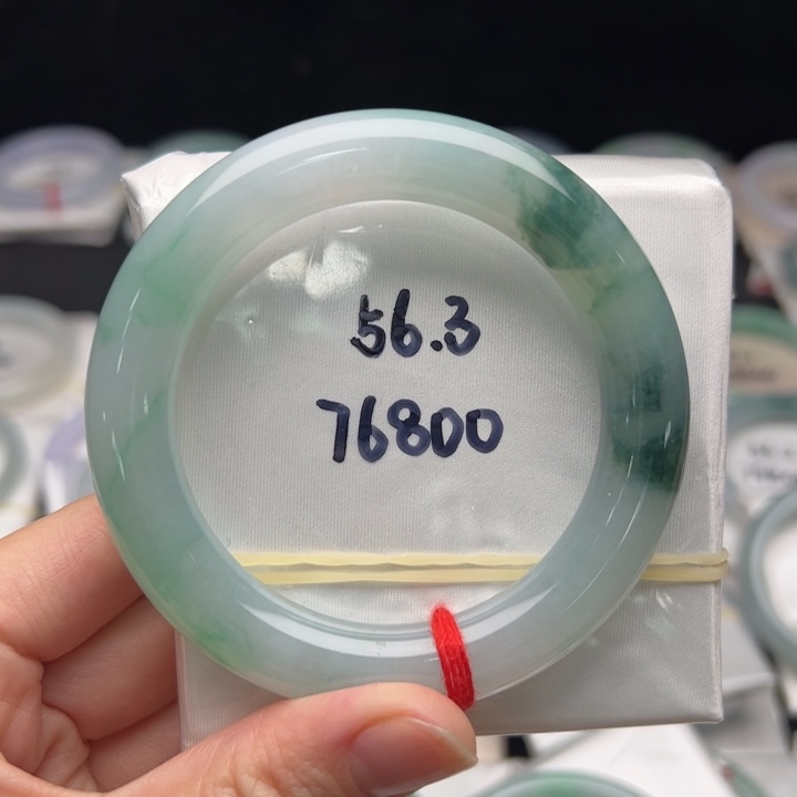 翡翠未镶嵌手镯（圆镯）