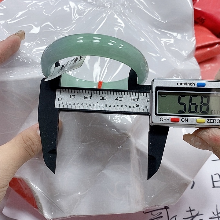 翡翠手镯未镶嵌101