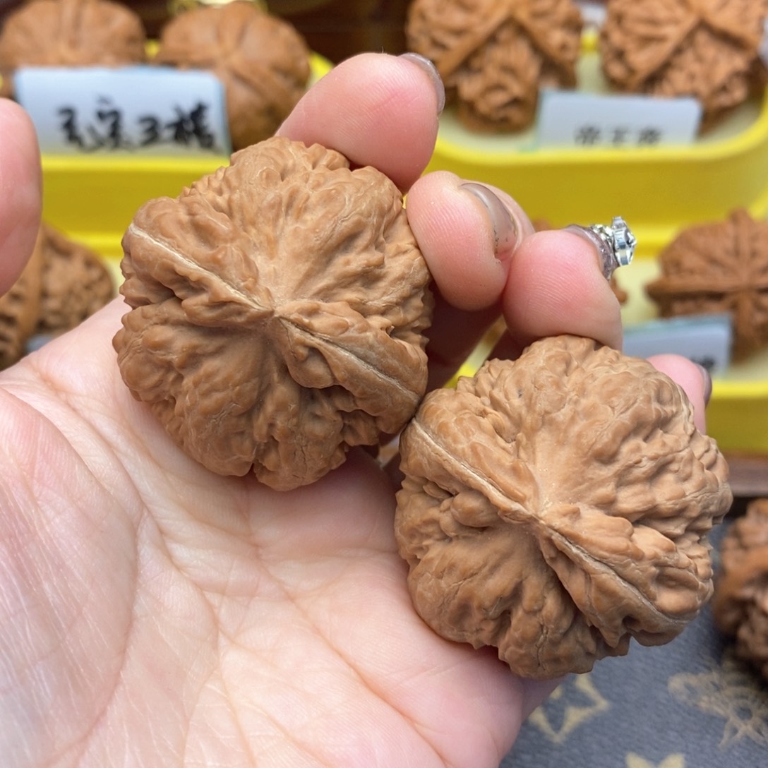 文玩核桃把件40➕霸王龙