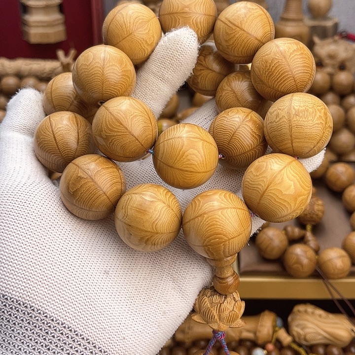 胡***。木质非金属六道木手持2.5