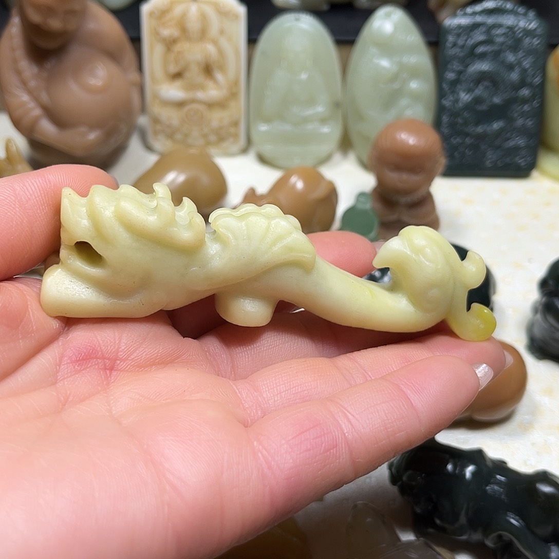 白玉菩提吊坠白玉菩提吊坠