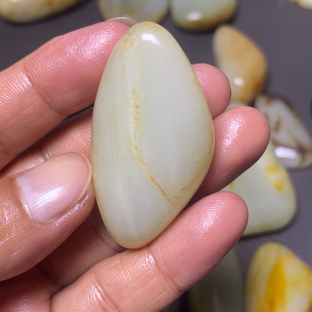 和田玉（糖玉）未镶嵌颈饰