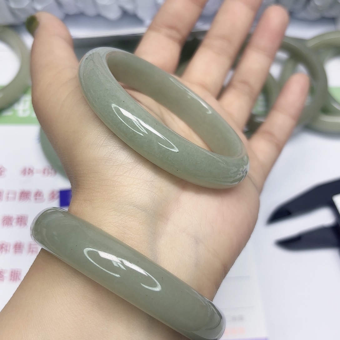 石英质玉未镶嵌手镯65/57