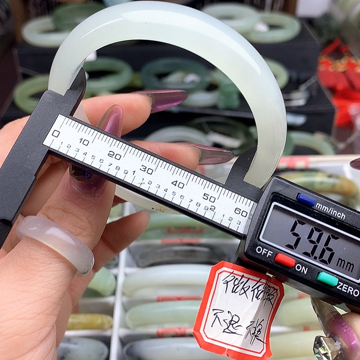 蛇纹石玉手镯未镶嵌874