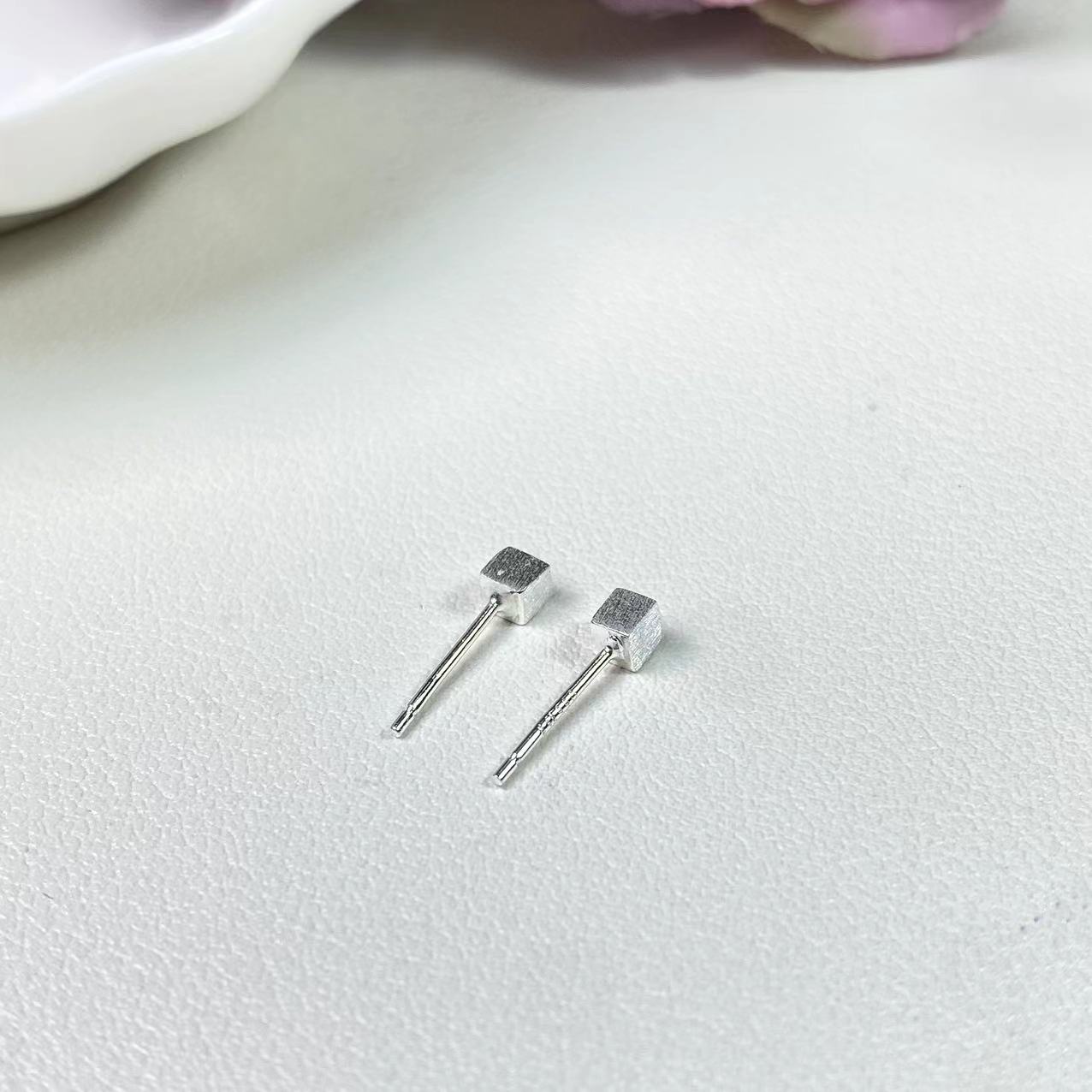 足银银制品 【铭记珠宝】足银耳钉一对26-3DM249H541【多样性发一件】