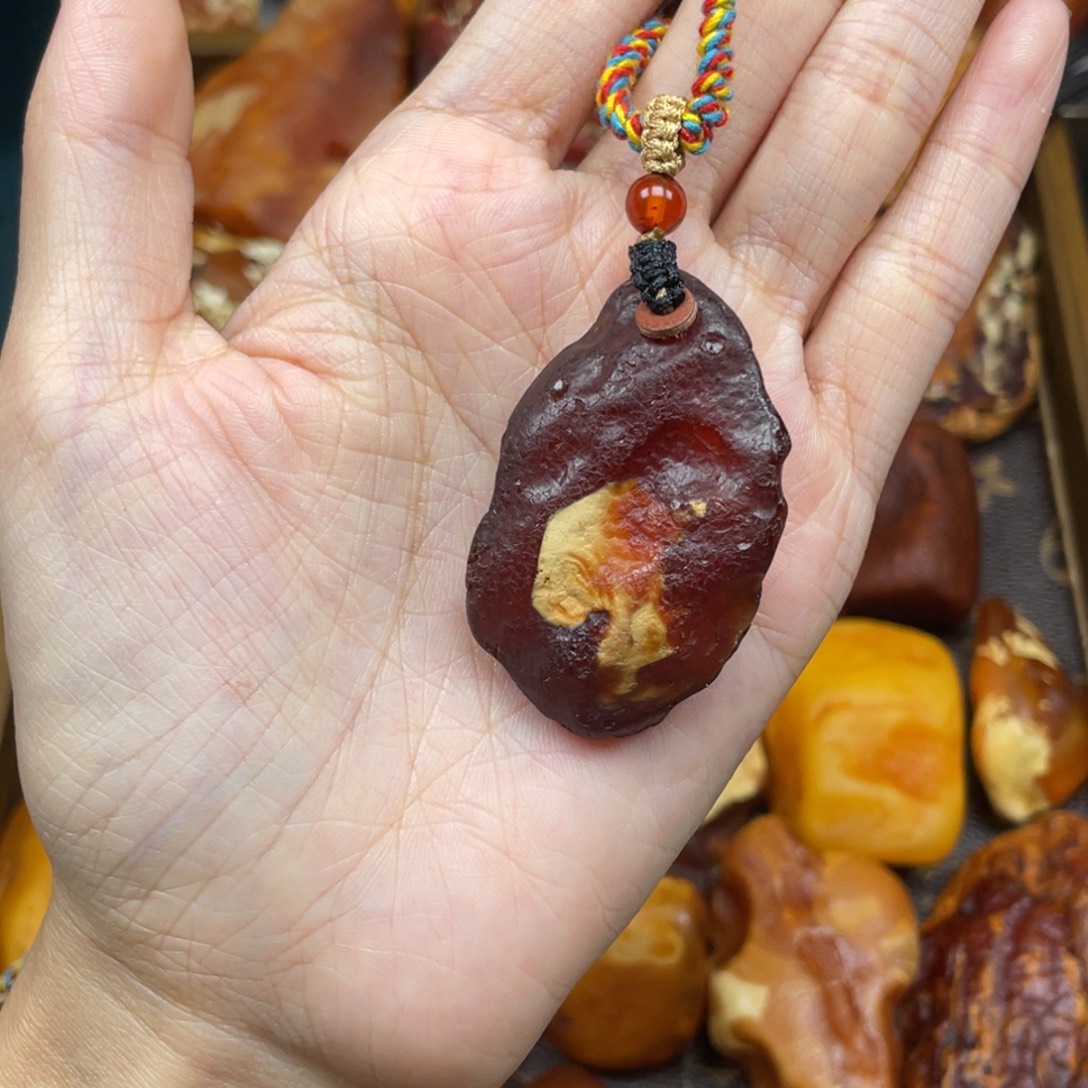 琥珀未镶嵌珠宝奇石