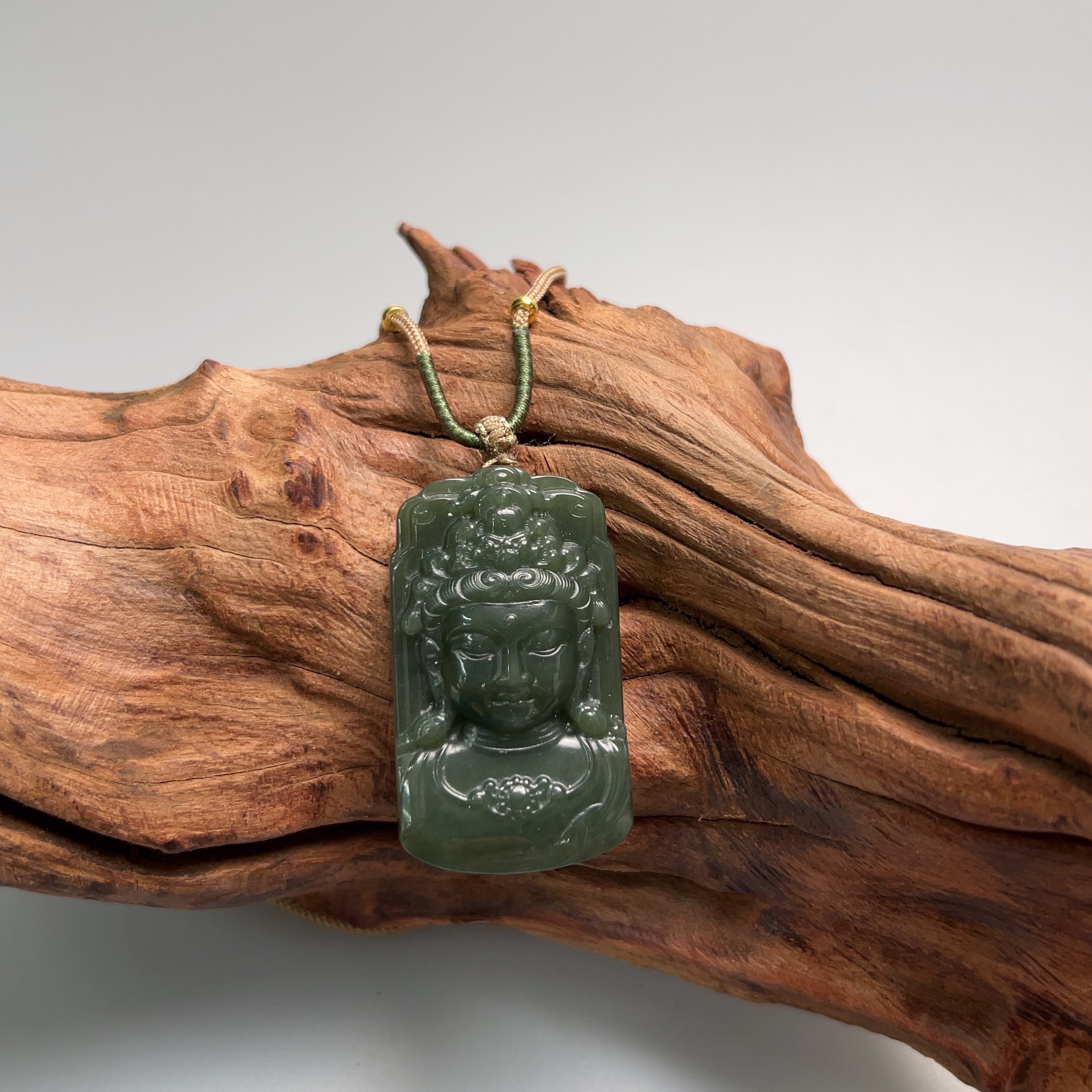 和田玉观音牌吊坠