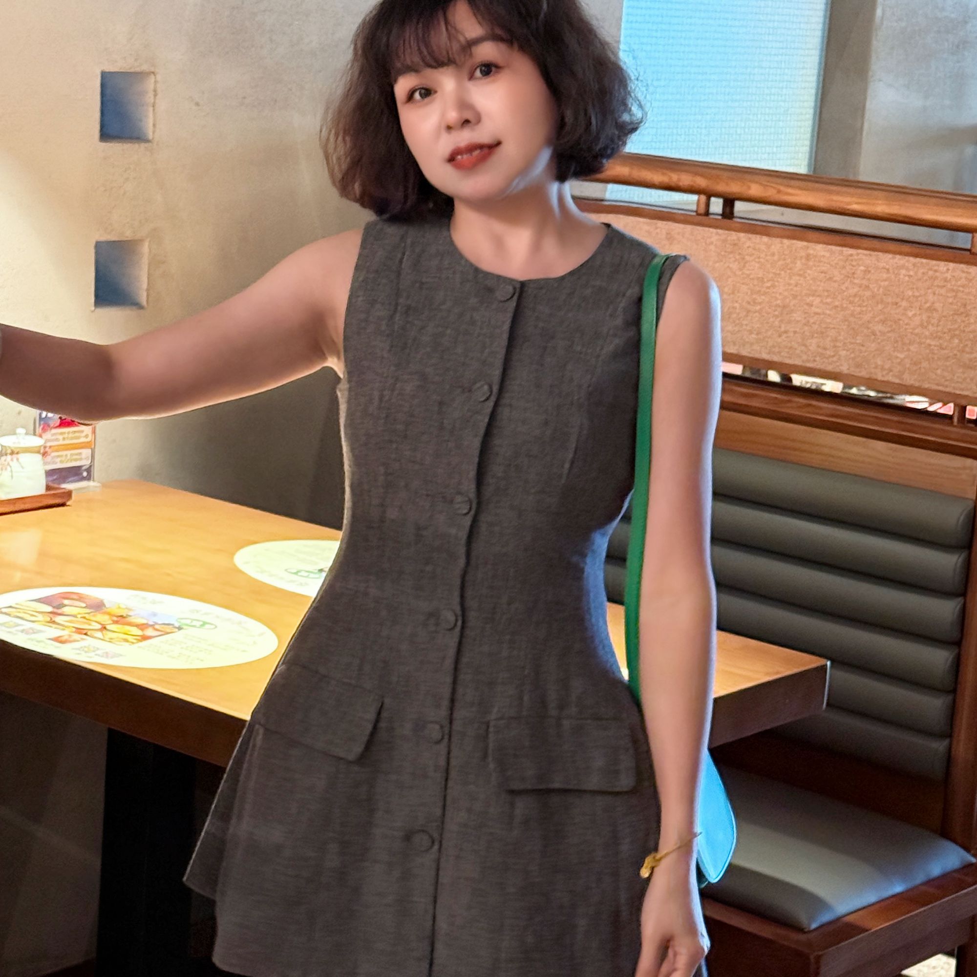 韩版小众时尚显瘦气质千金风灰色亚麻风短款无袖连衣裙长款裙子