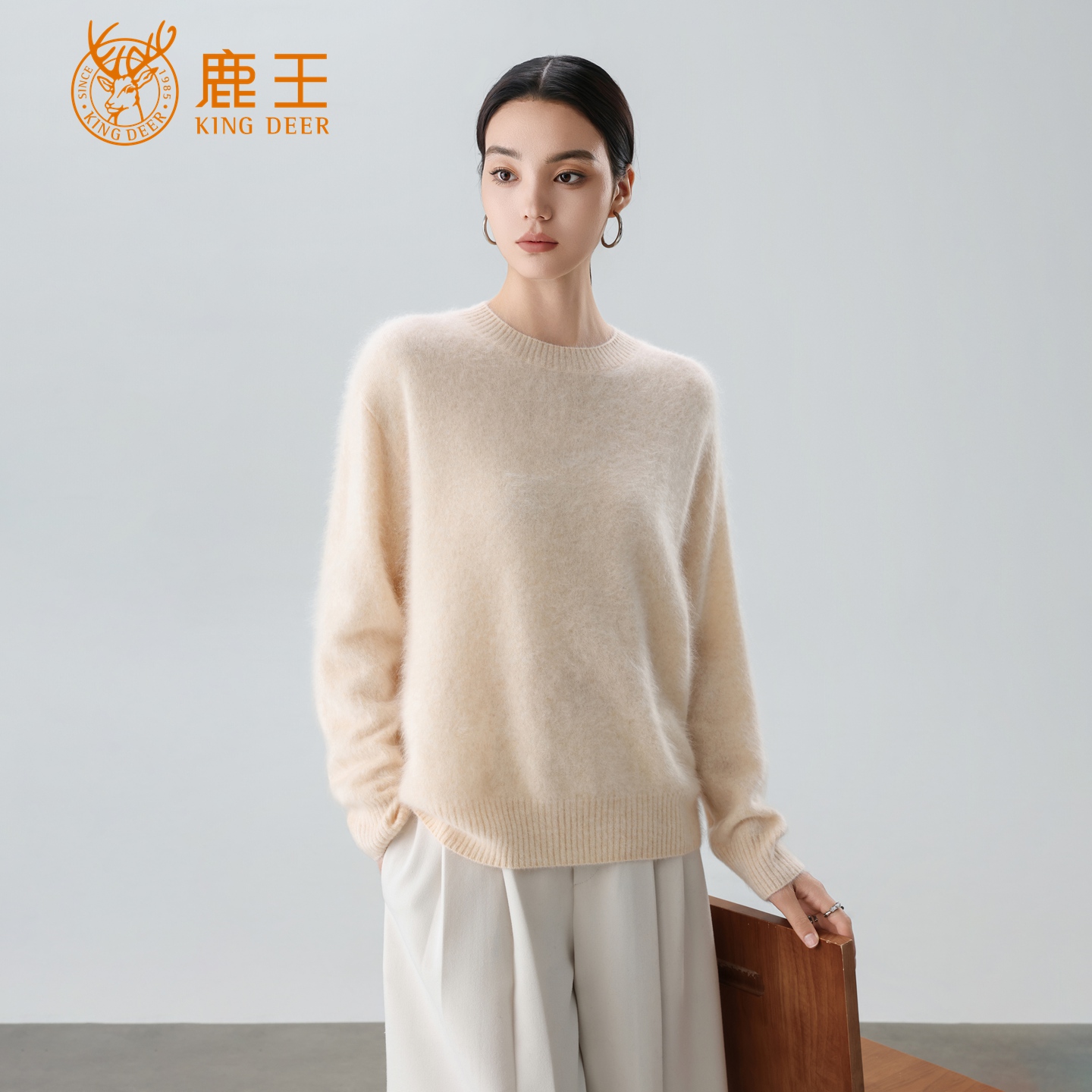 鹿王25秋冬新款女圆领山羊绒休闲百搭拉绒针织套衫 L786