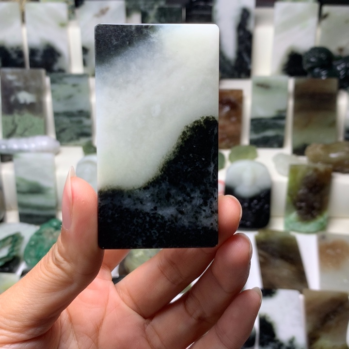 独山玉未镶嵌颈饰