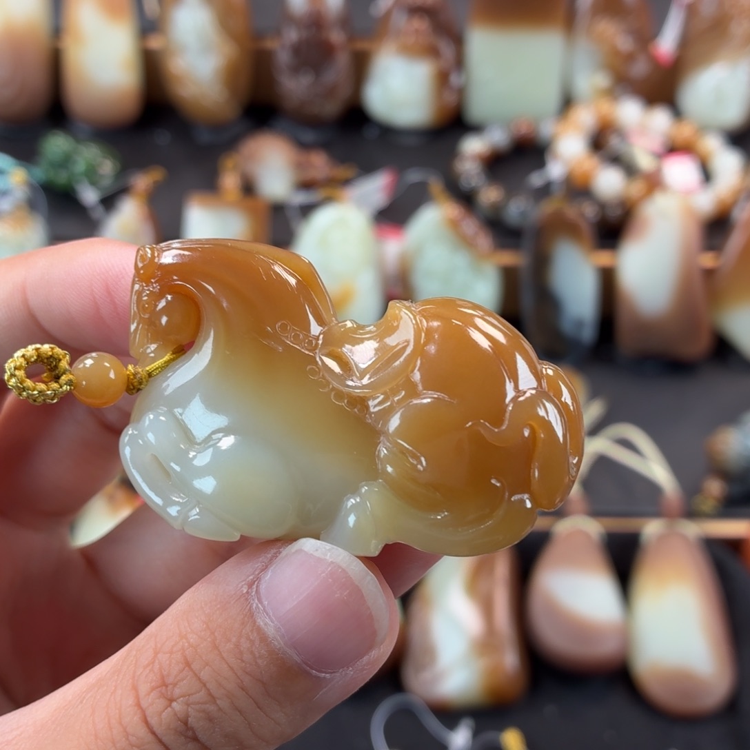 和田玉未镶嵌颈饰