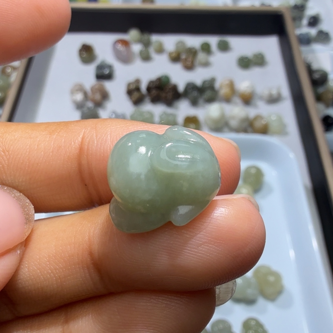 和田玉未镶嵌珠宝奇石