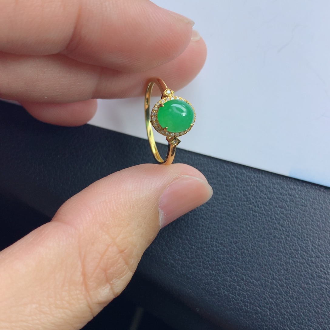 翡翠颈饰未镶嵌戒指