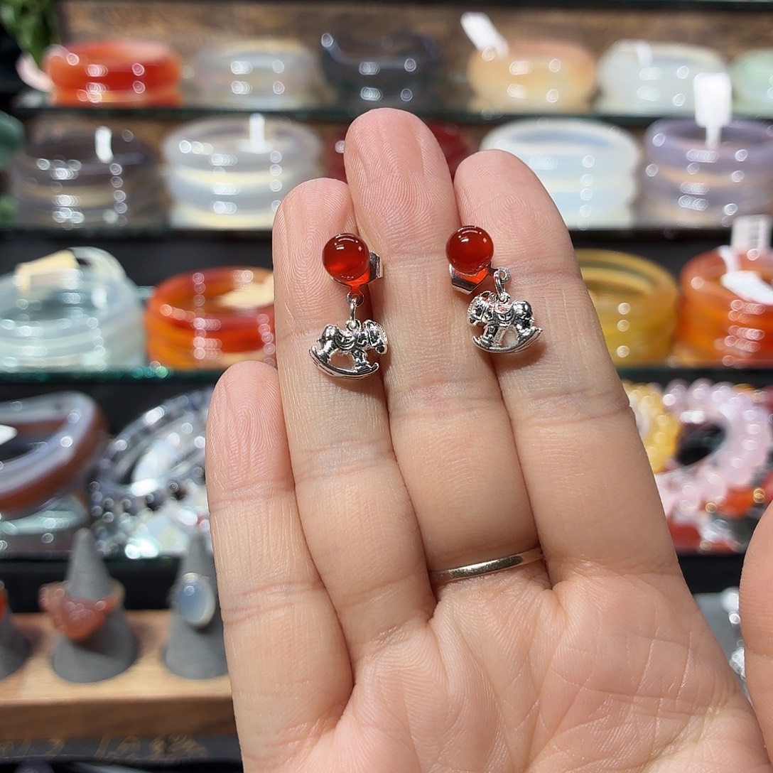 森***宝玛瑙/玉髓未镶嵌耳钉