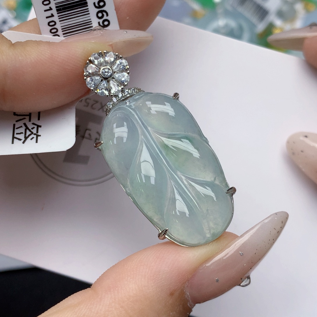 颈饰银S925镶嵌翡翠