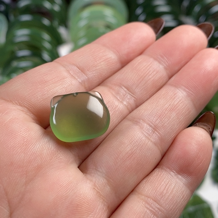 未镶嵌蛇纹石玉颈饰