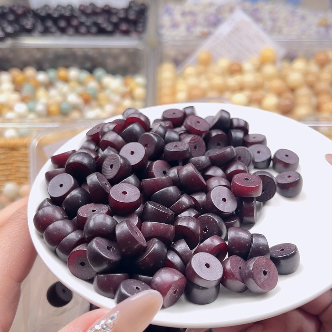 白玉菩提吊坠z12mm200颗。大肠