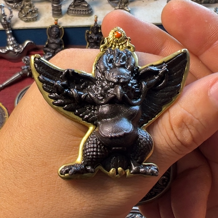 潇***泥塑小元非常完美