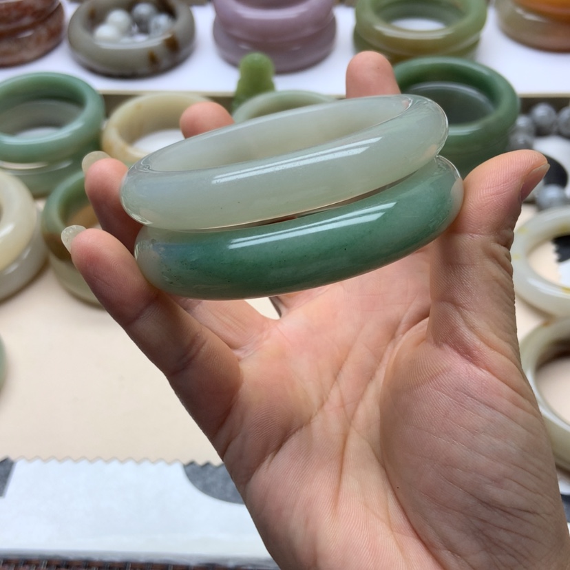 【闪购商品】未镶嵌手镯石英岩玉悠***.