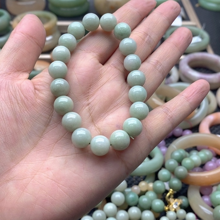 石英质玉合金颈饰