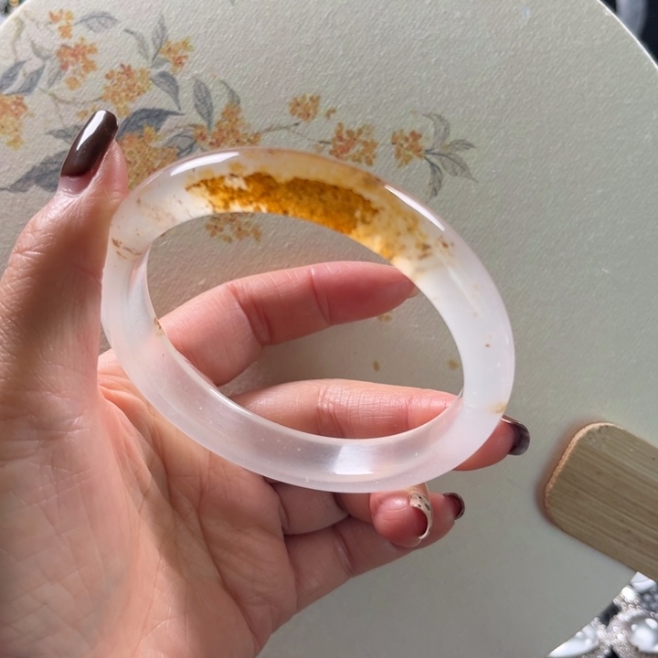 石英质玉未镶嵌手镯63福利不退不换