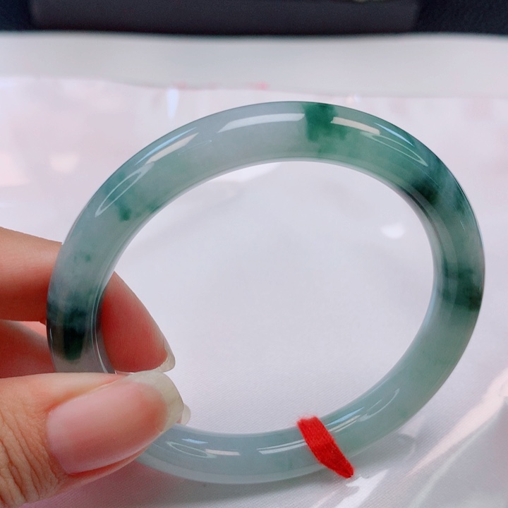 翡翠手镯（圆镯）未镶嵌