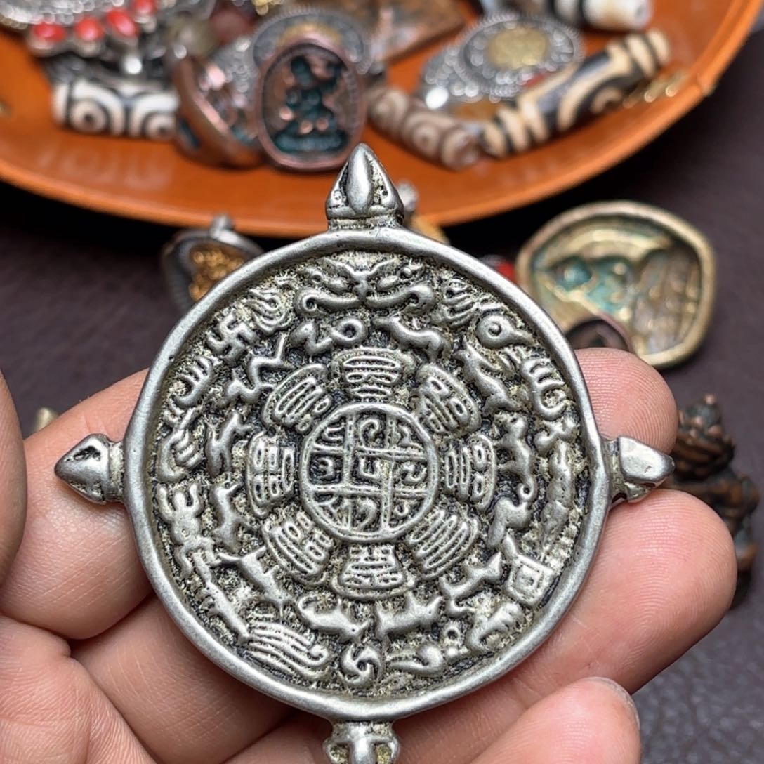 铜星月菩提挂件菩提