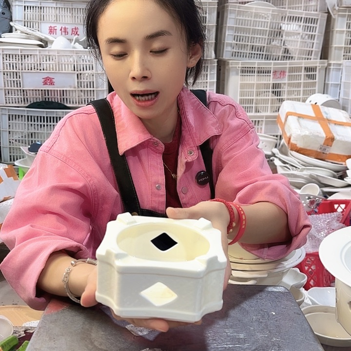 盘微瑕产品介意勿拍……两个四方小炉