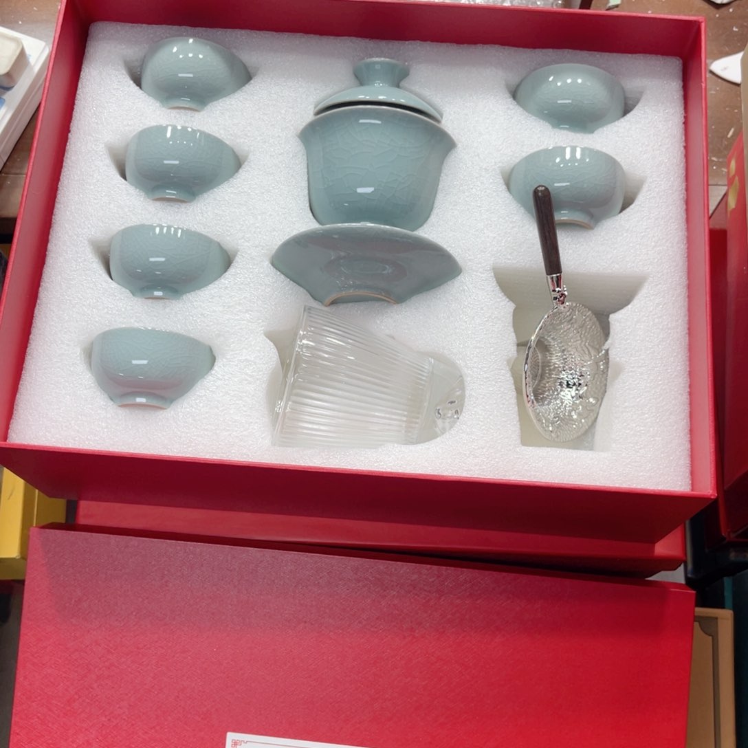 孤品茶具套装等等。         