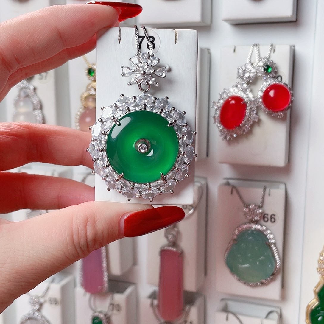 玛瑙/玉髓吊坠(赠链)未镶嵌