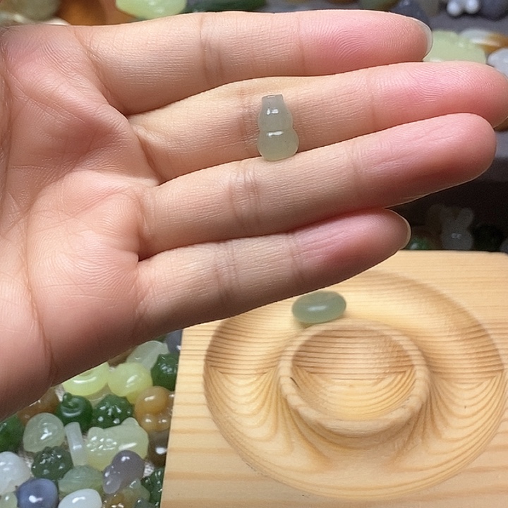 未镶嵌和田玉挂件晶***g
