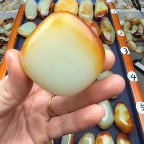 和田玉颈饰未镶嵌蜜****&