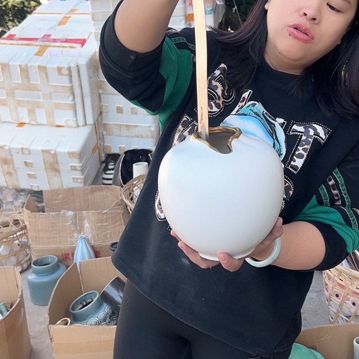 瓶高度17厘米口径7厘米微瑕捡漏