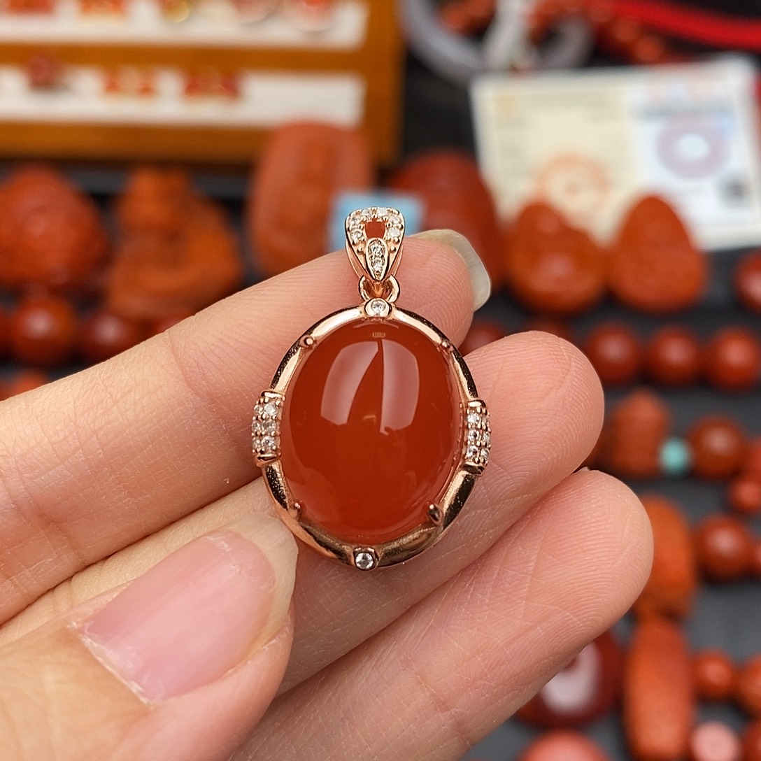 南红玛瑙云南保山冰红吊坠银S925镶嵌