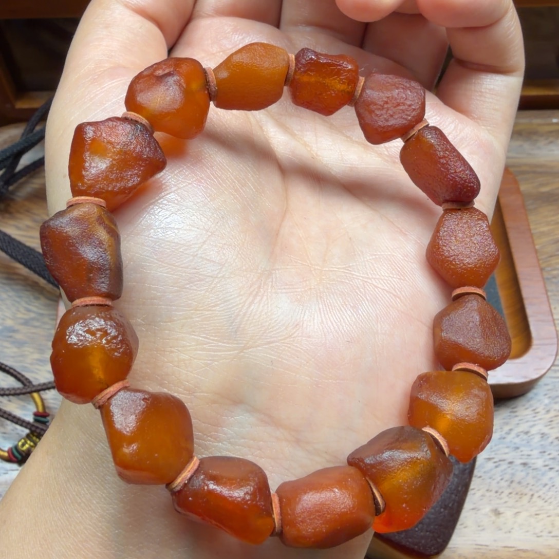 琥珀未镶嵌吊坠(赠链)