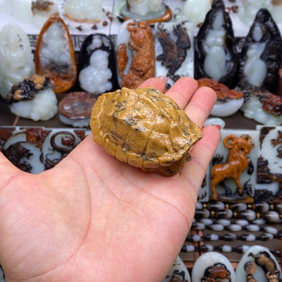 颈饰未镶嵌和田玉