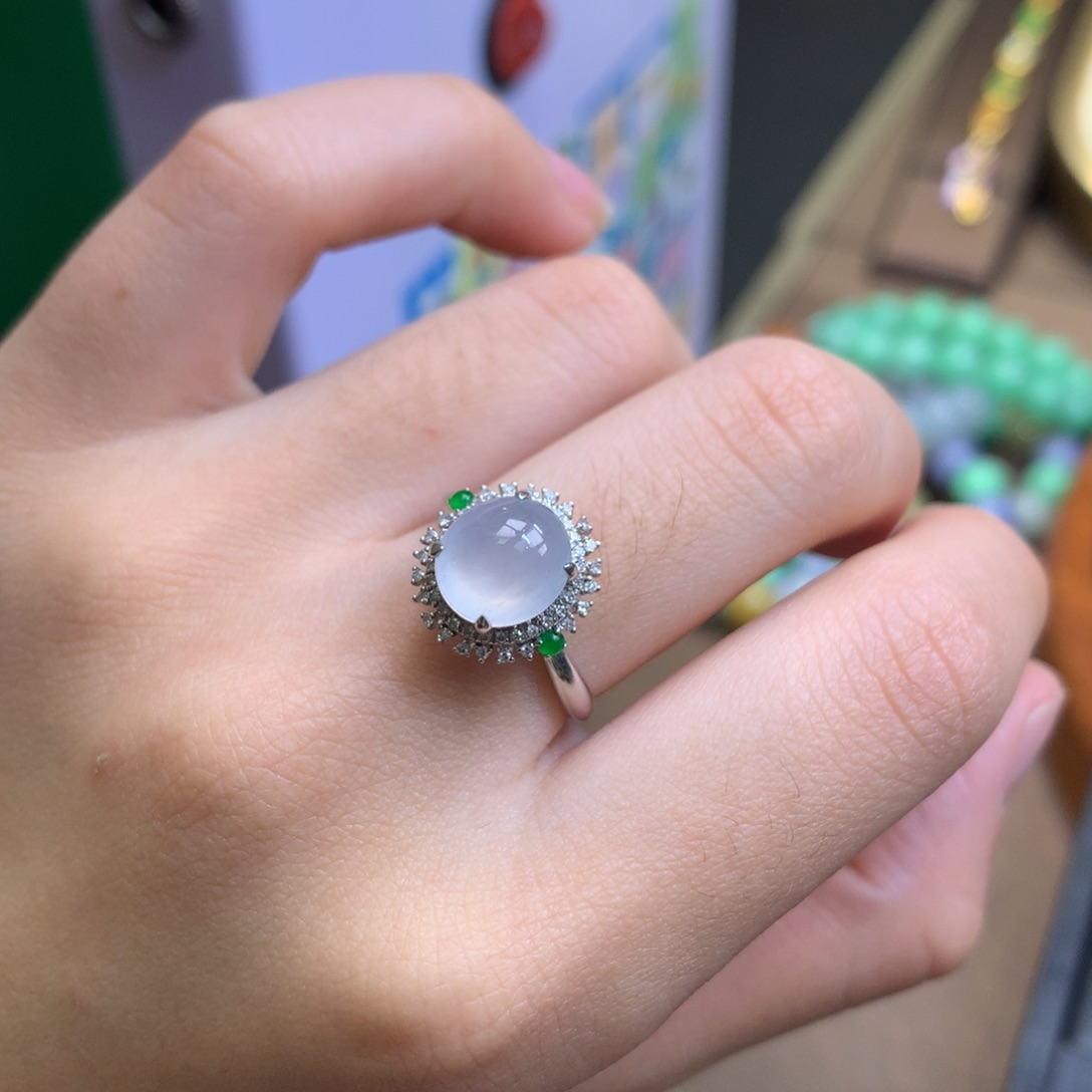 翡翠18K金镶嵌颈饰翡翠