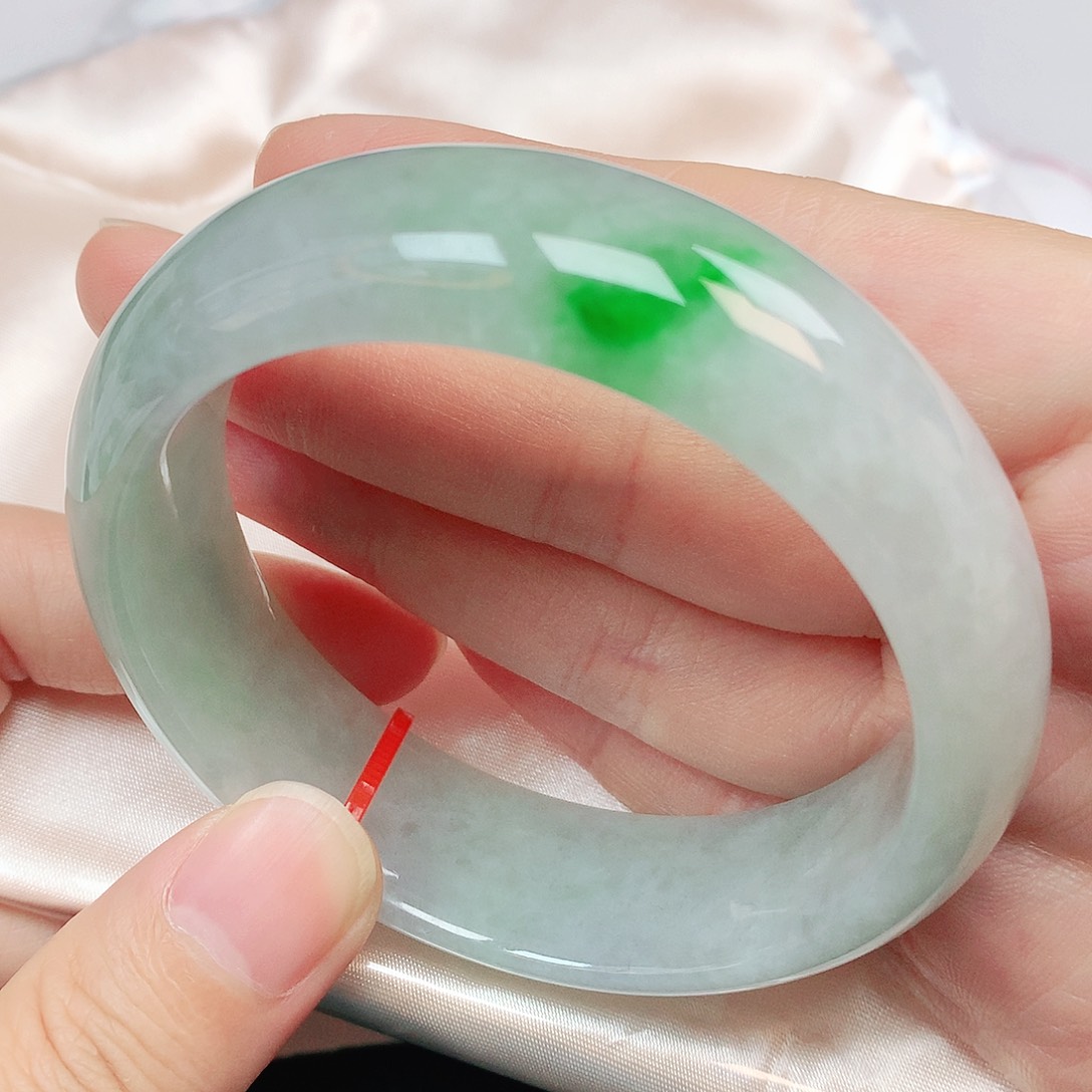 翡翠手镯未镶嵌抖音830