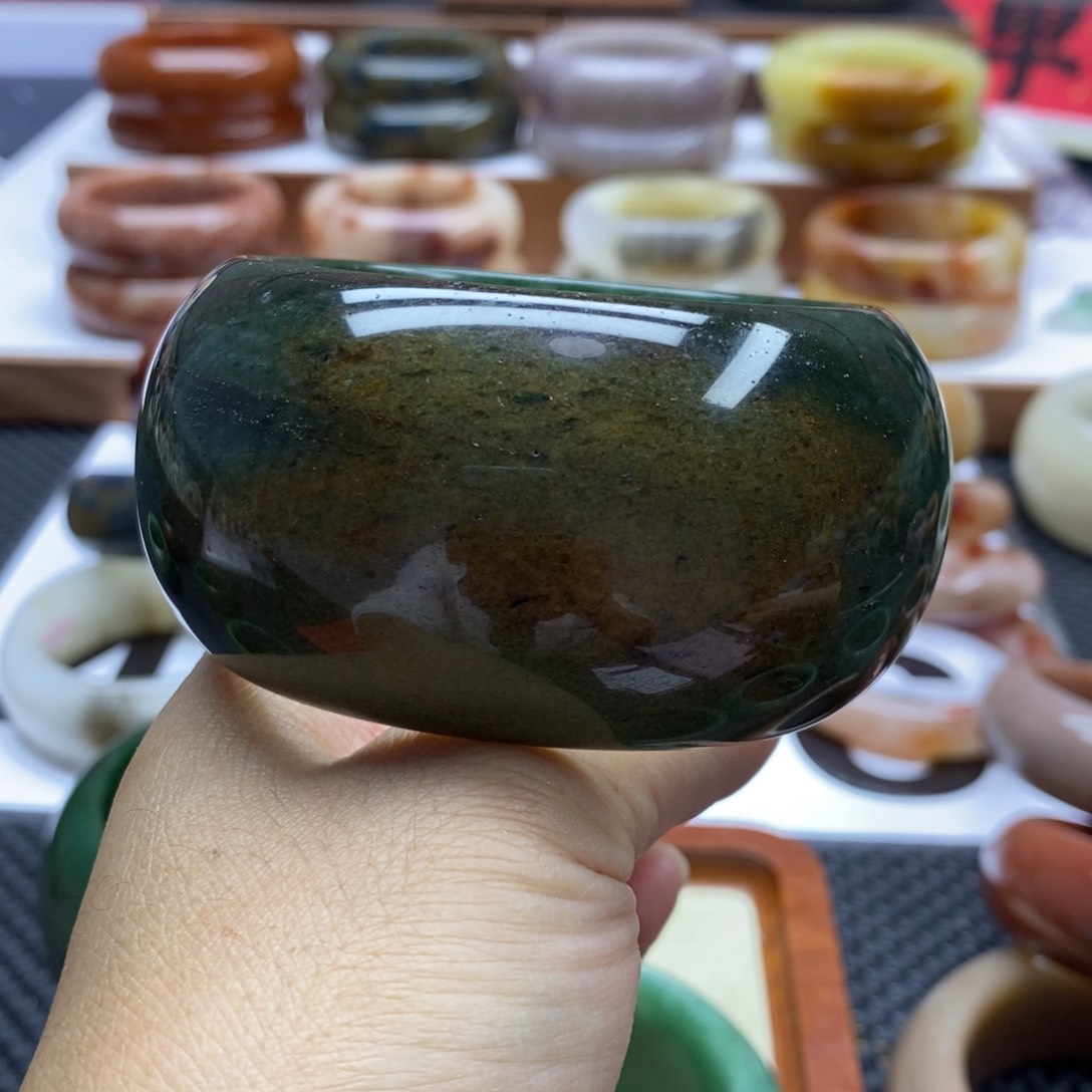 石英质玉手镯未镶嵌我****姆