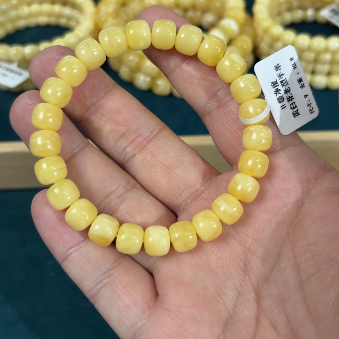 琥珀未镶嵌裸石112000000