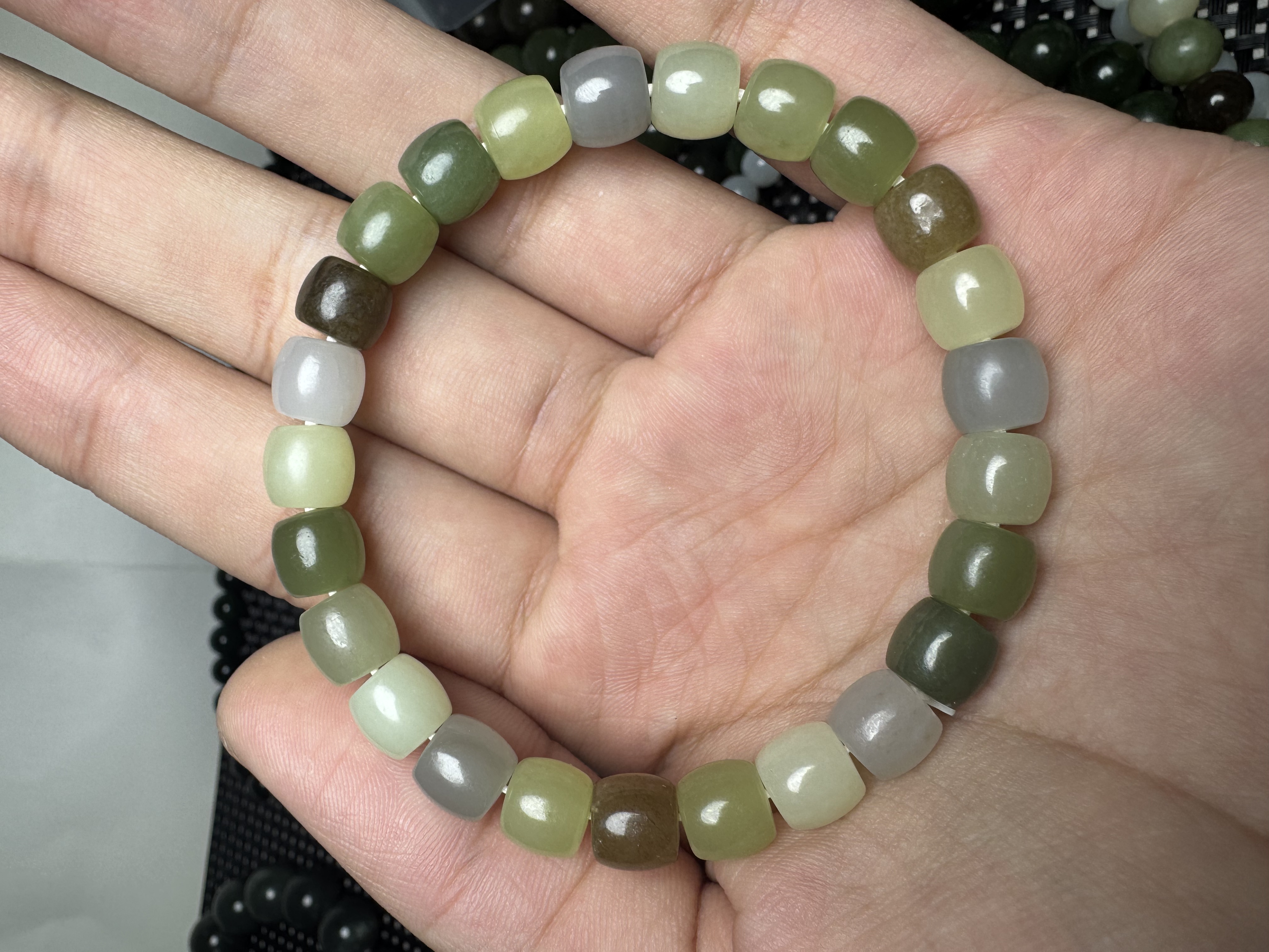 冰底直切多宝和田玉单圈手串卡8mm