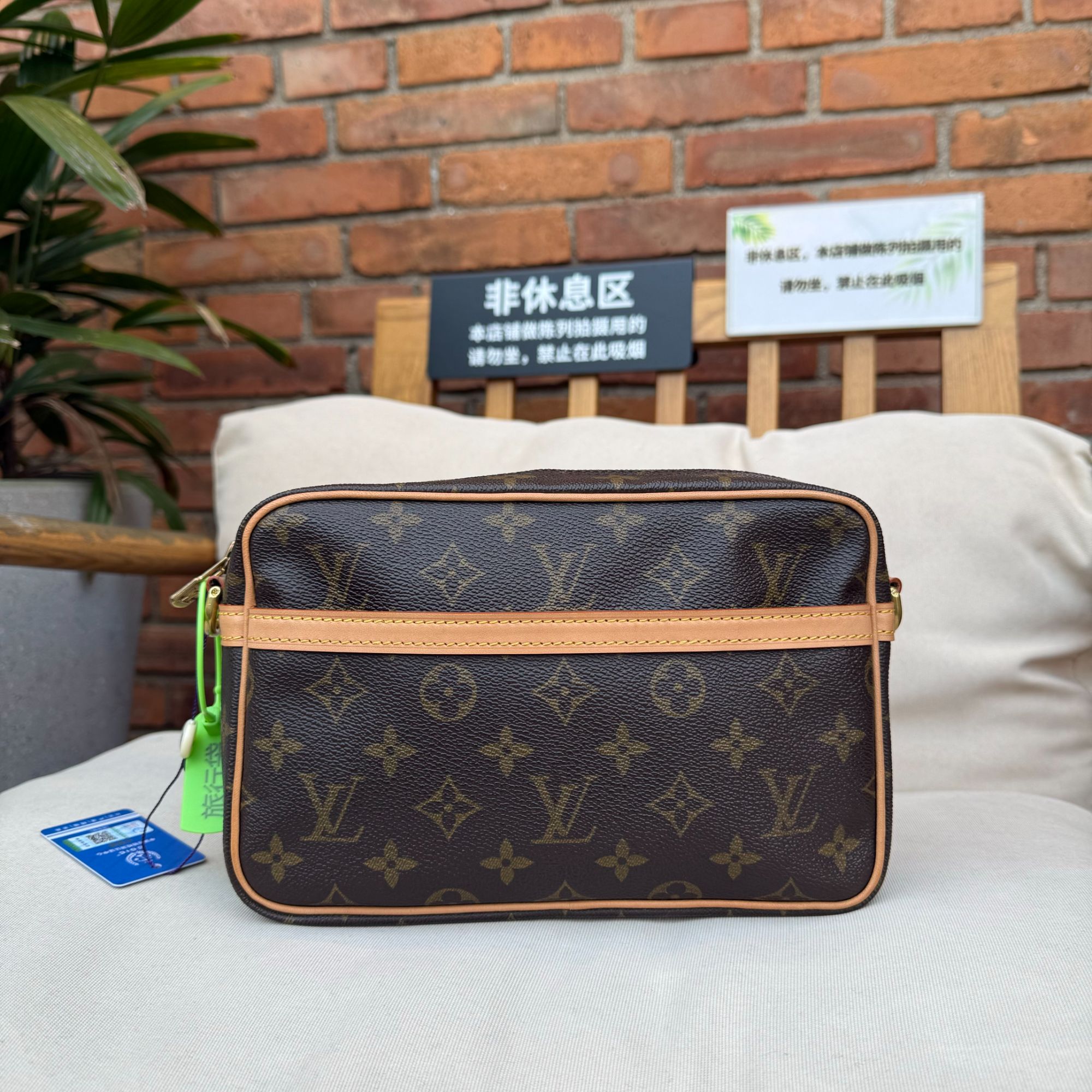 95新 LouisVuitton/路易威登 横版单层相机包手拿相机包
