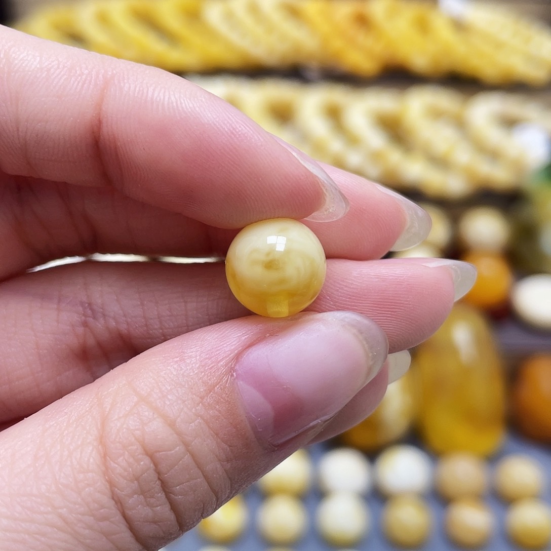 未镶嵌琥珀裸石蜜蜡圆珠10.7mm