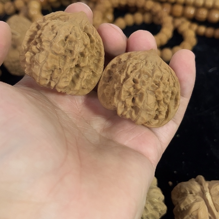 把件文玩核桃41左右微微瑕夹板官帽，编号029