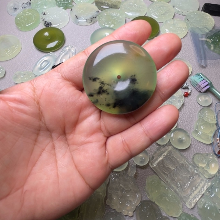 岫玉吊坠(赠链)未镶嵌快**人