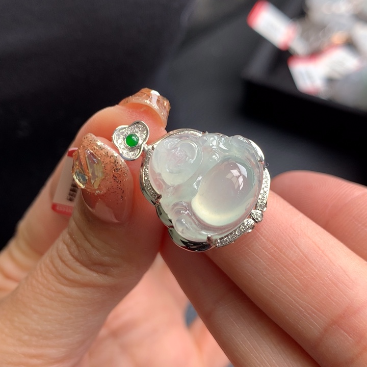 翡翠颈饰18K金镶嵌翡翠